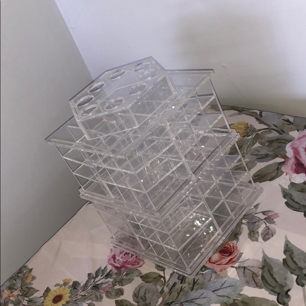 Spinning Lipstick Tower